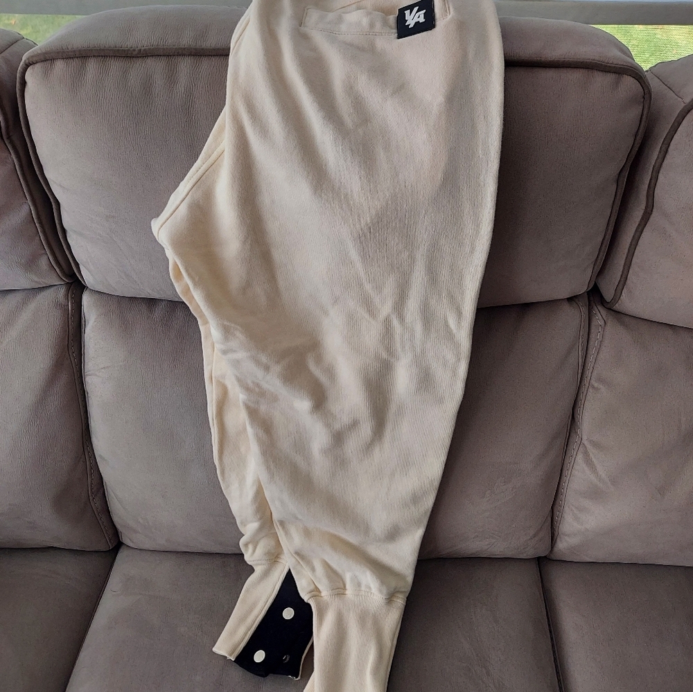 Joggers - Picture 2 of 3